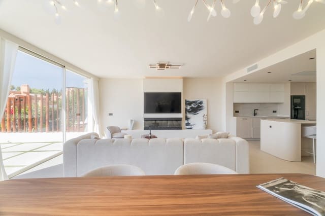 3 makuuhuone Huoneisto myytävänä paikassa Nueva Andalucia, Marbella mukana uima-altaan 
autotalli - 1 180 000 € (Ref: 9192559)