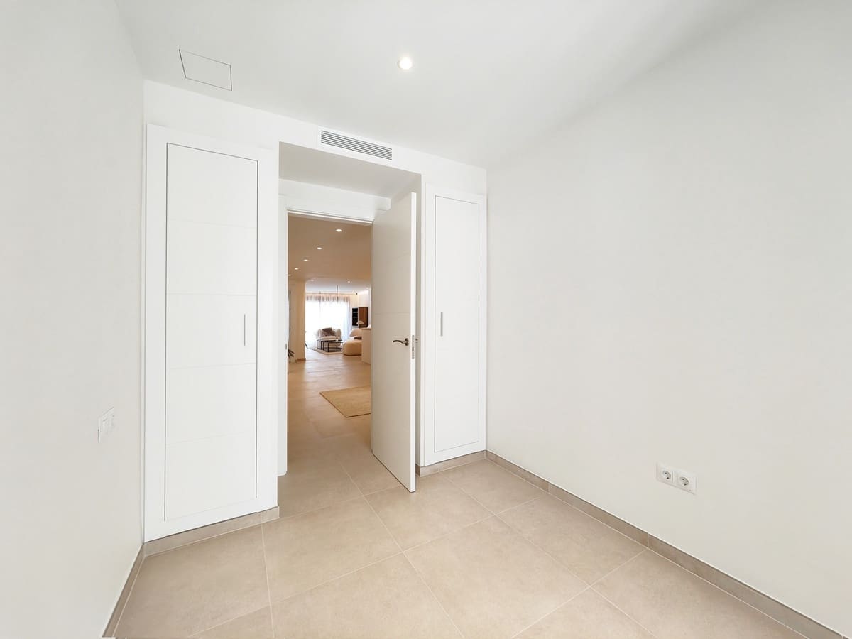 3 Zimmer Apartment zu vermieten in Nueva Andalucia mit Pool Garage - 3.200 € (Ref: 9202865)