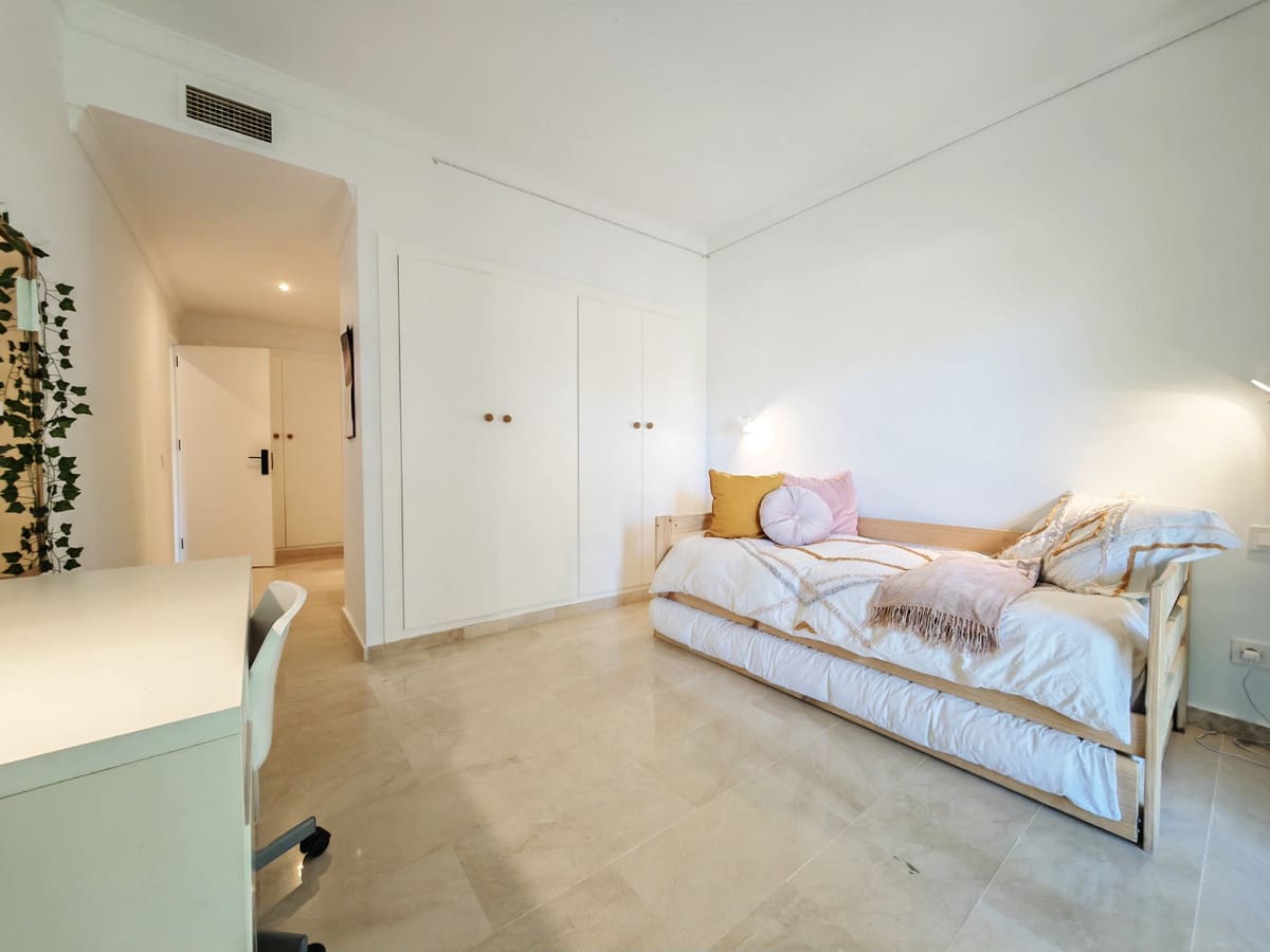 4 chambre Maison de Ville à vendre à La Quinta avec garage - 875 000 € (Ref: 9215458)