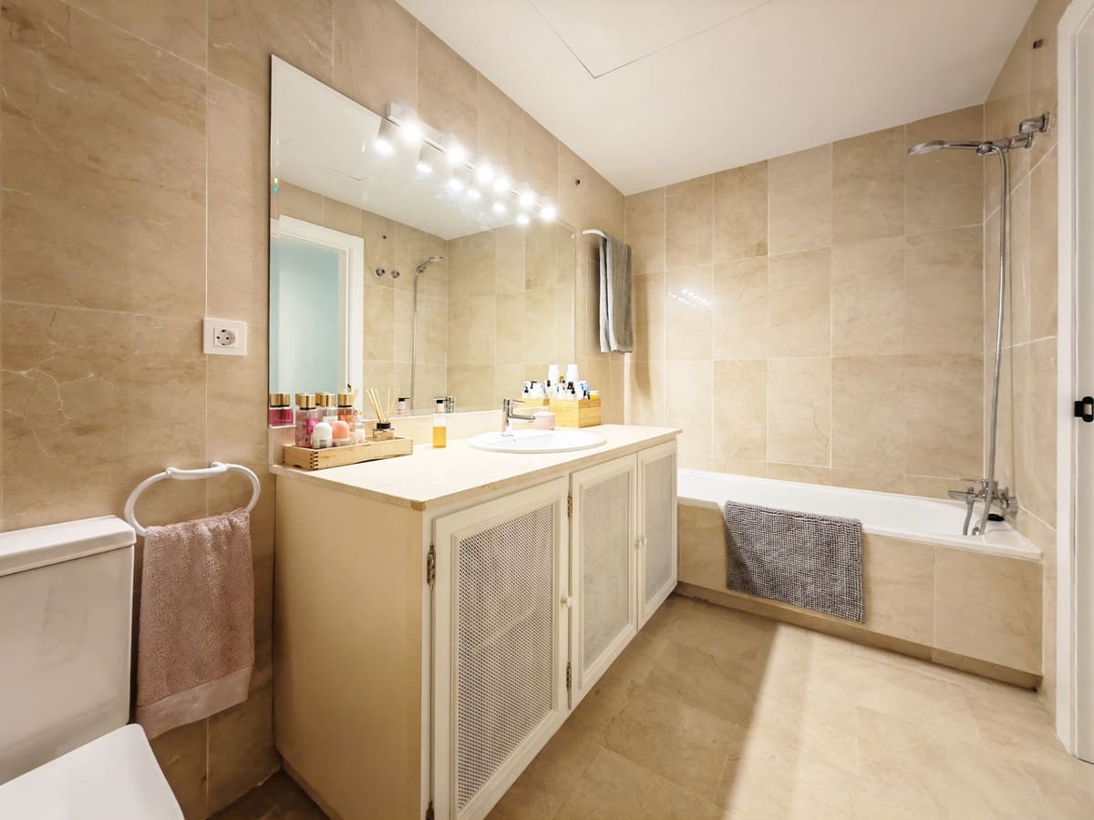 4 chambre Maison de Ville à vendre à La Quinta avec garage - 875 000 € (Ref: 9215458)
