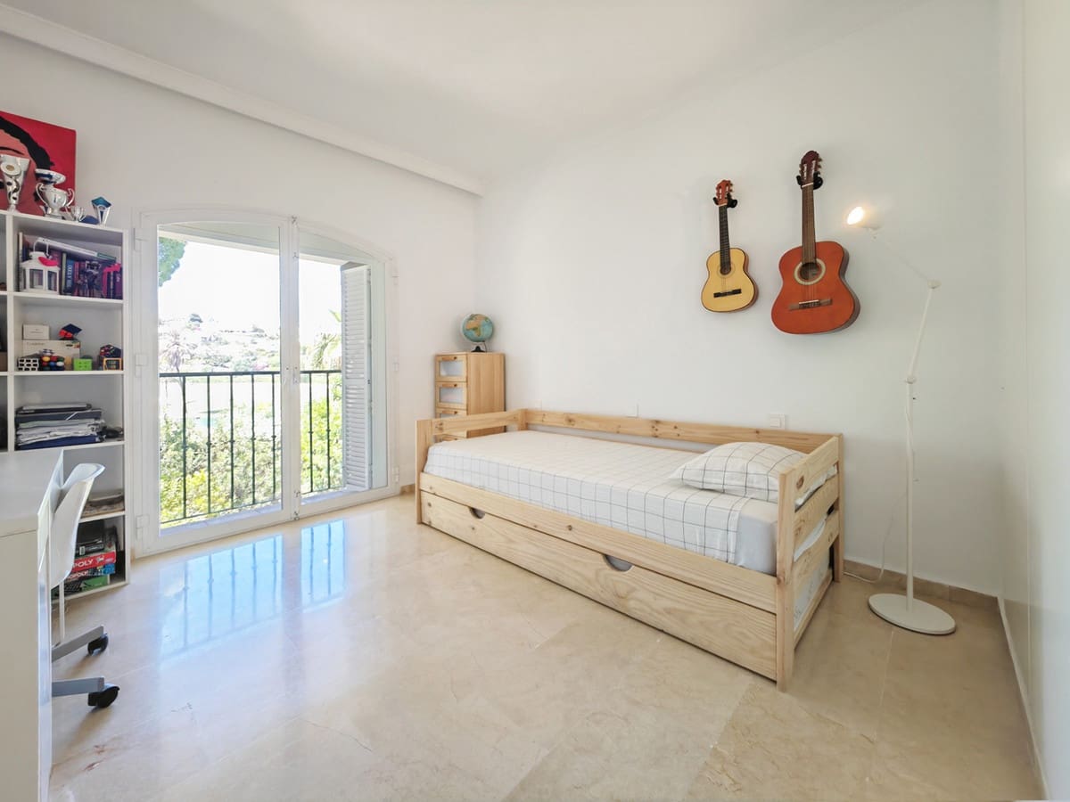 4 chambre Maison de Ville à vendre à La Quinta avec garage - 875 000 € (Ref: 9215458)