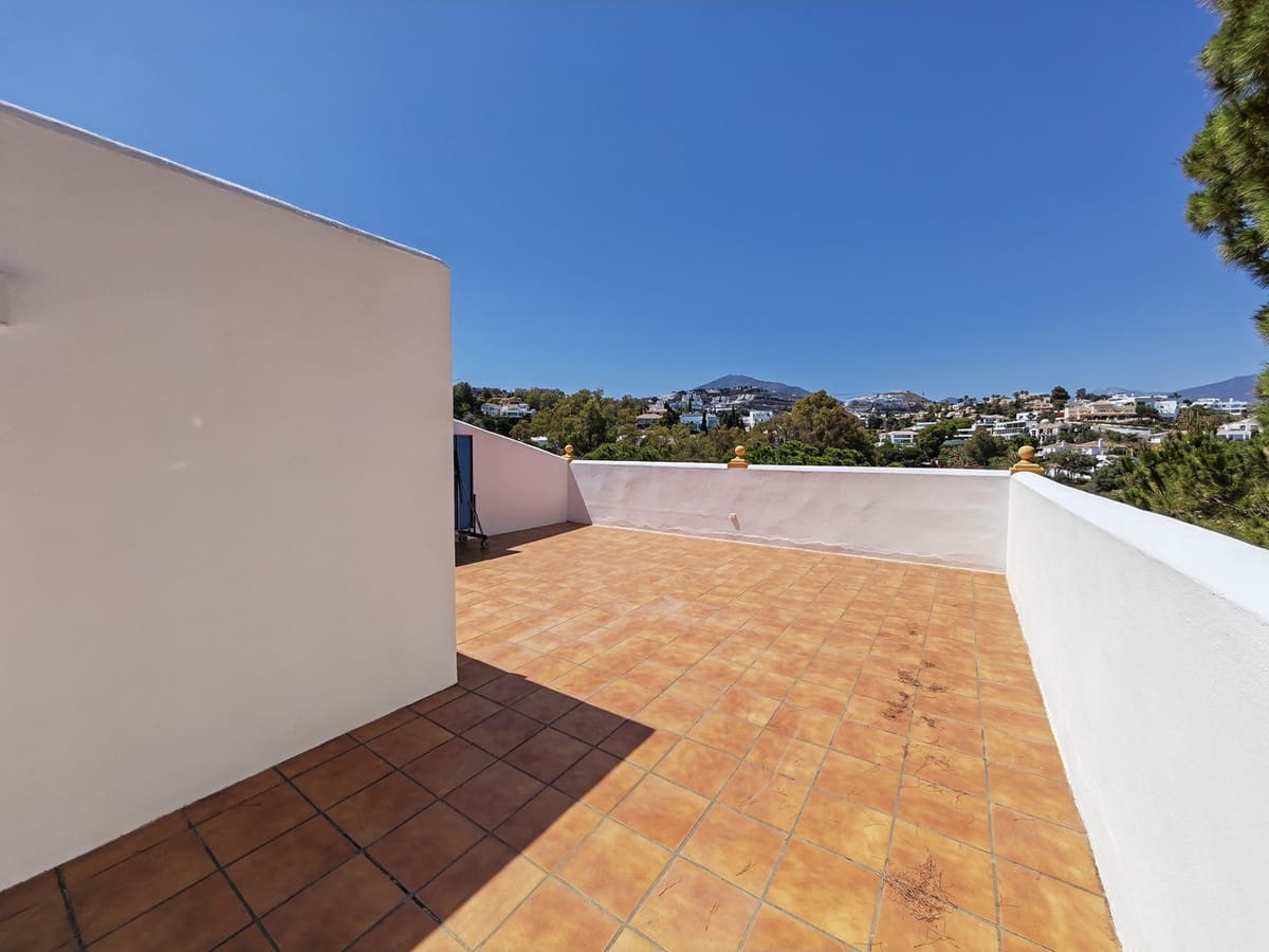4 chambre Maison de Ville à vendre à La Quinta avec garage - 875 000 € (Ref: 9215458)