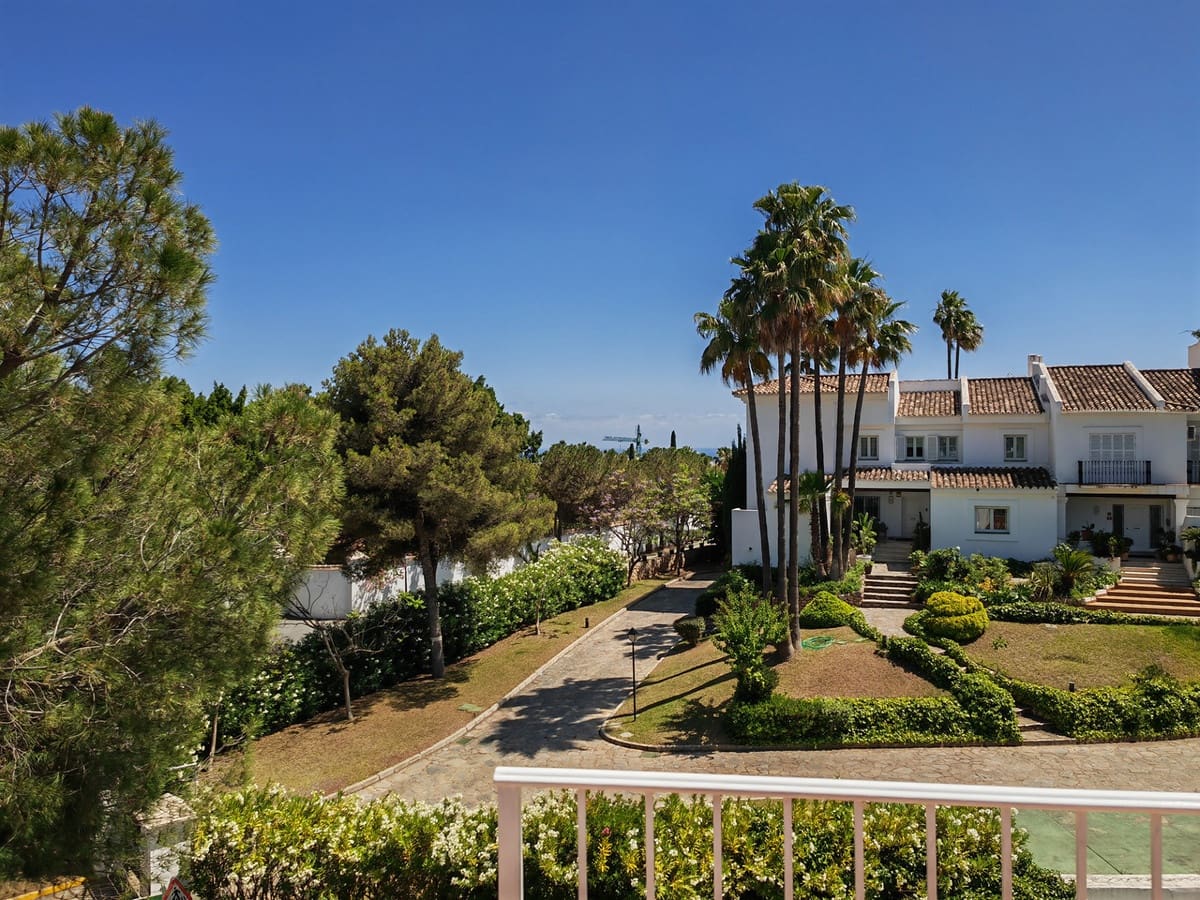 4 chambre Maison de Ville à vendre à La Quinta avec garage - 875 000 € (Ref: 9215458)