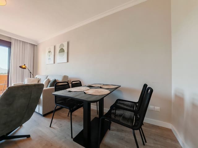 Apartamento de 2 habitaciones en Benahavís en venta con piscina garaje - 340.000 € (Ref: 9217776)