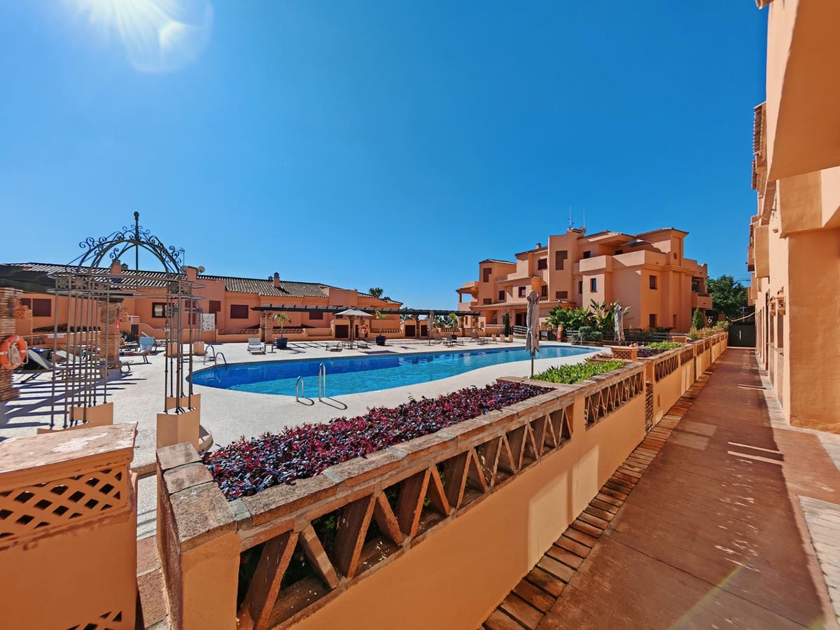 Apartamento de 2 habitaciones en Benahavís en venta con piscina garaje - 340.000 € (Ref: 9217776)