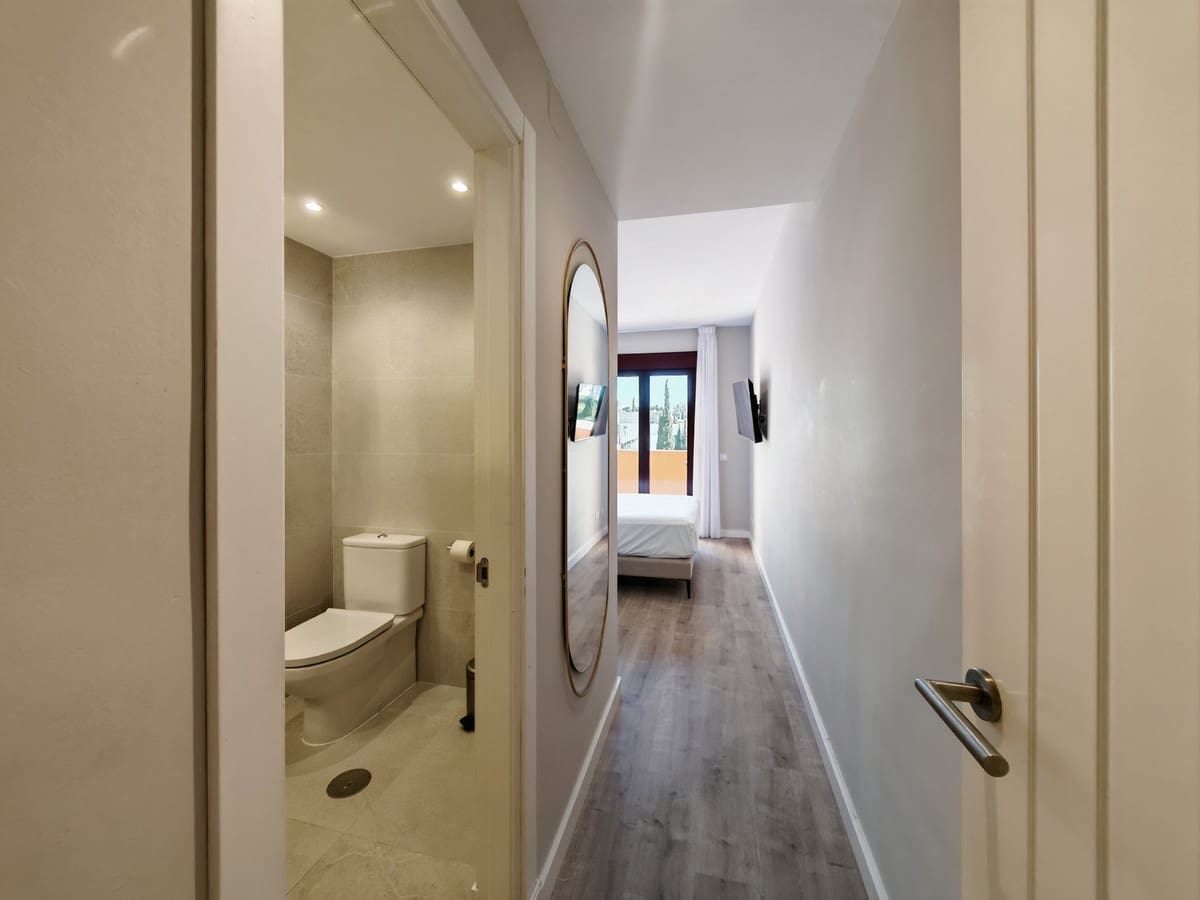 Apartamento de 2 habitaciones en Benahavís en venta con piscina garaje - 325.000 € (Ref: 9217776)