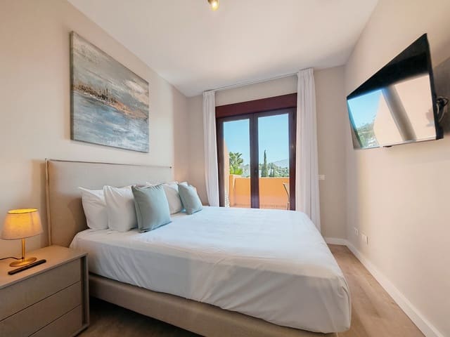 Apartamento de 2 habitaciones en Benahavís en venta con piscina garaje - 325.000 € (Ref: 9217776)