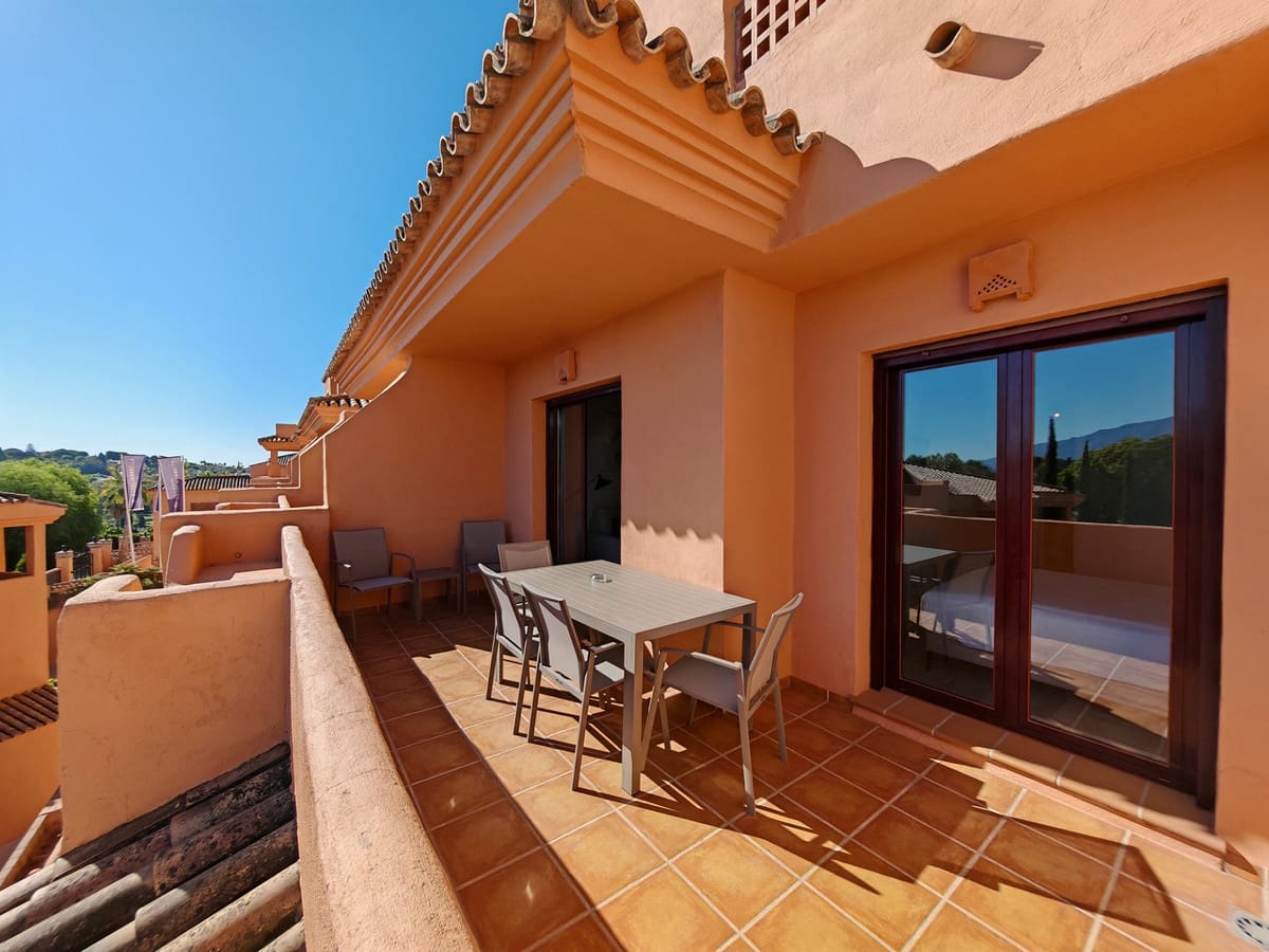 2 soverom Leilighet til salgs i Benahavis med svømmebasseng garasje - € 325 000 (Ref: 9217776)