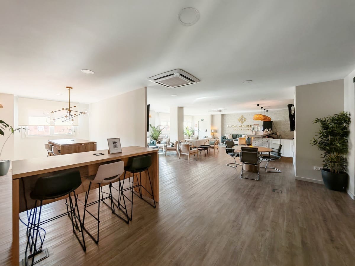 2 soverom Leilighet til salgs i Benahavis med svømmebasseng garasje - € 325 000 (Ref: 9217776)