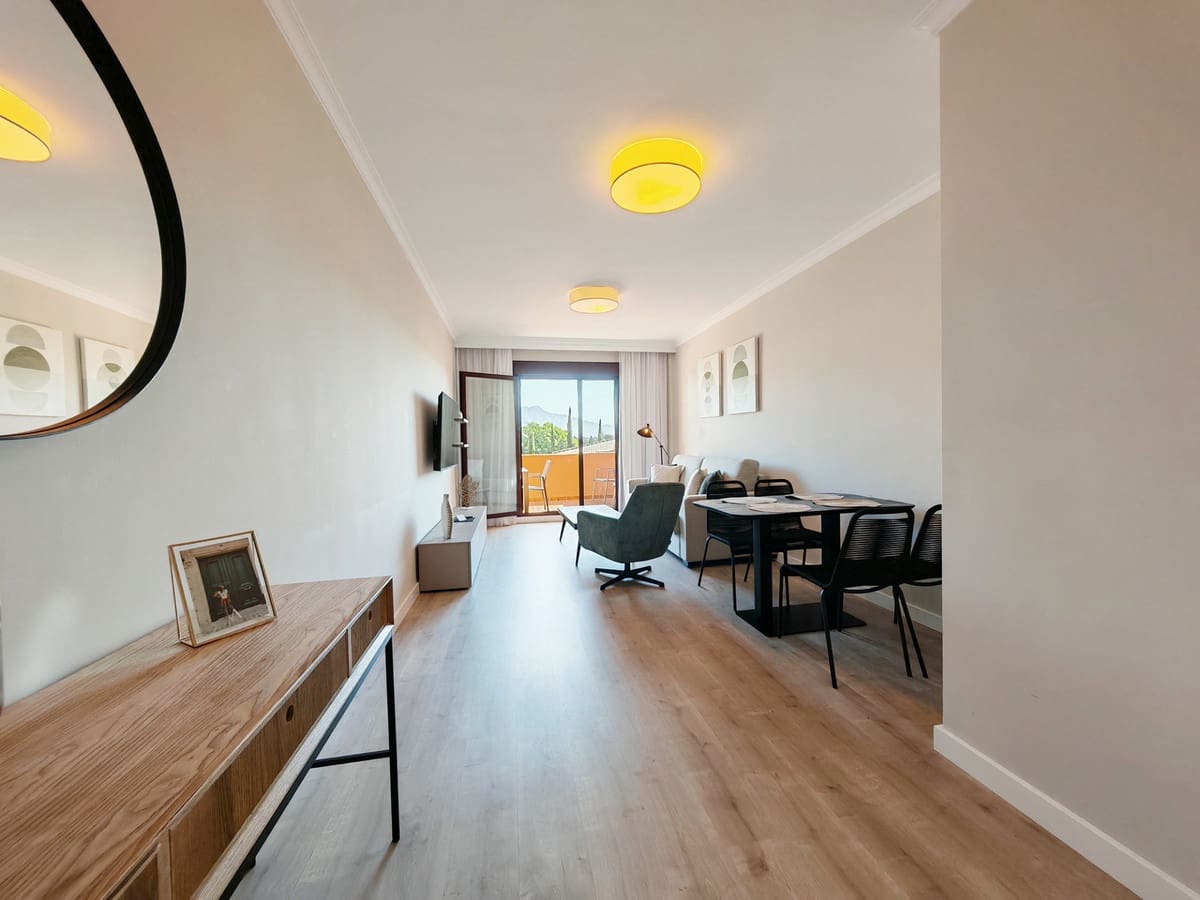 2 soverom Leilighet til salgs i Benahavis med svømmebasseng garasje - € 325 000 (Ref: 9217776)