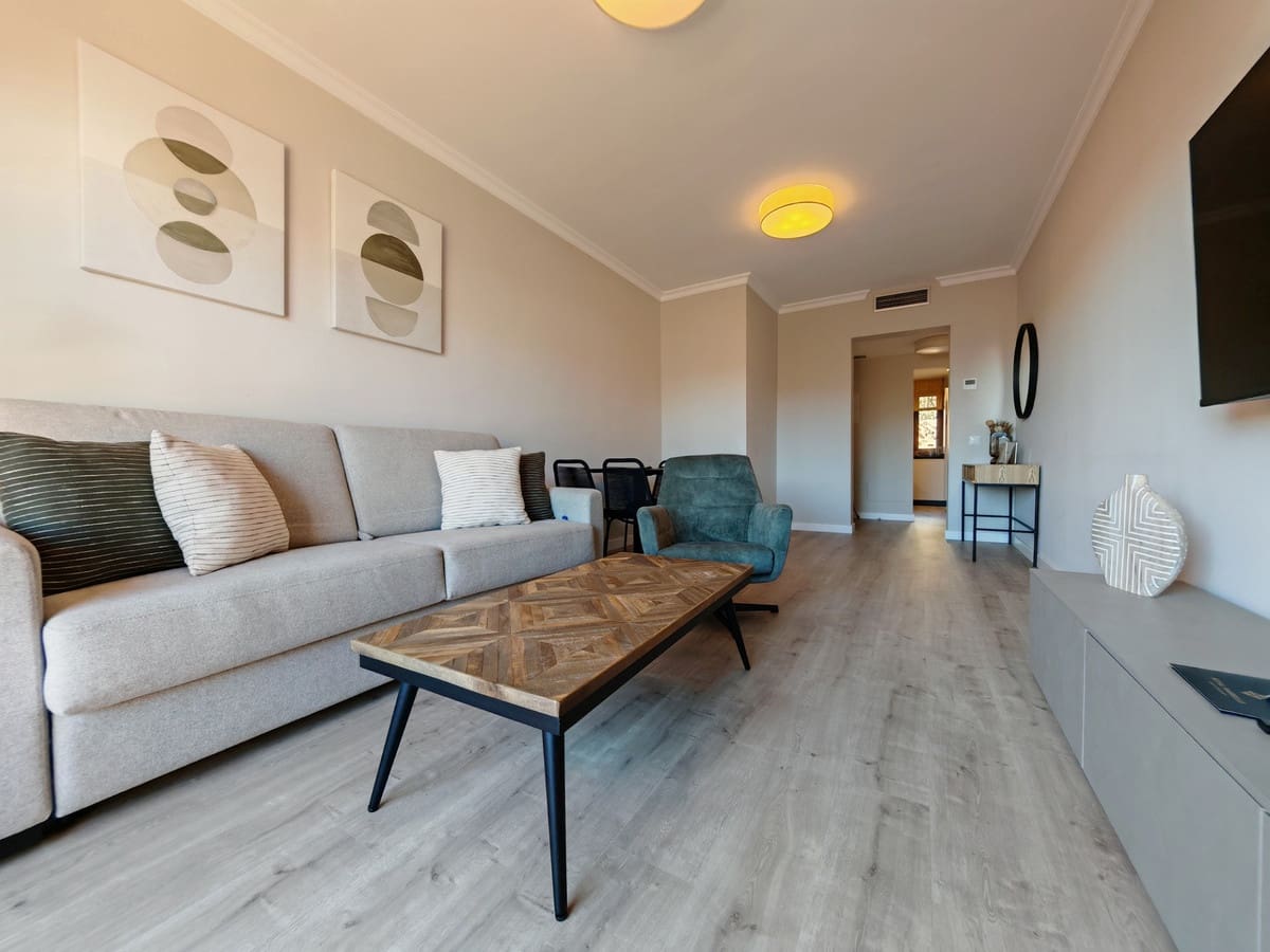2 soverom Leilighet til salgs i Benahavis med svømmebasseng garasje - € 325 000 (Ref: 9217776)