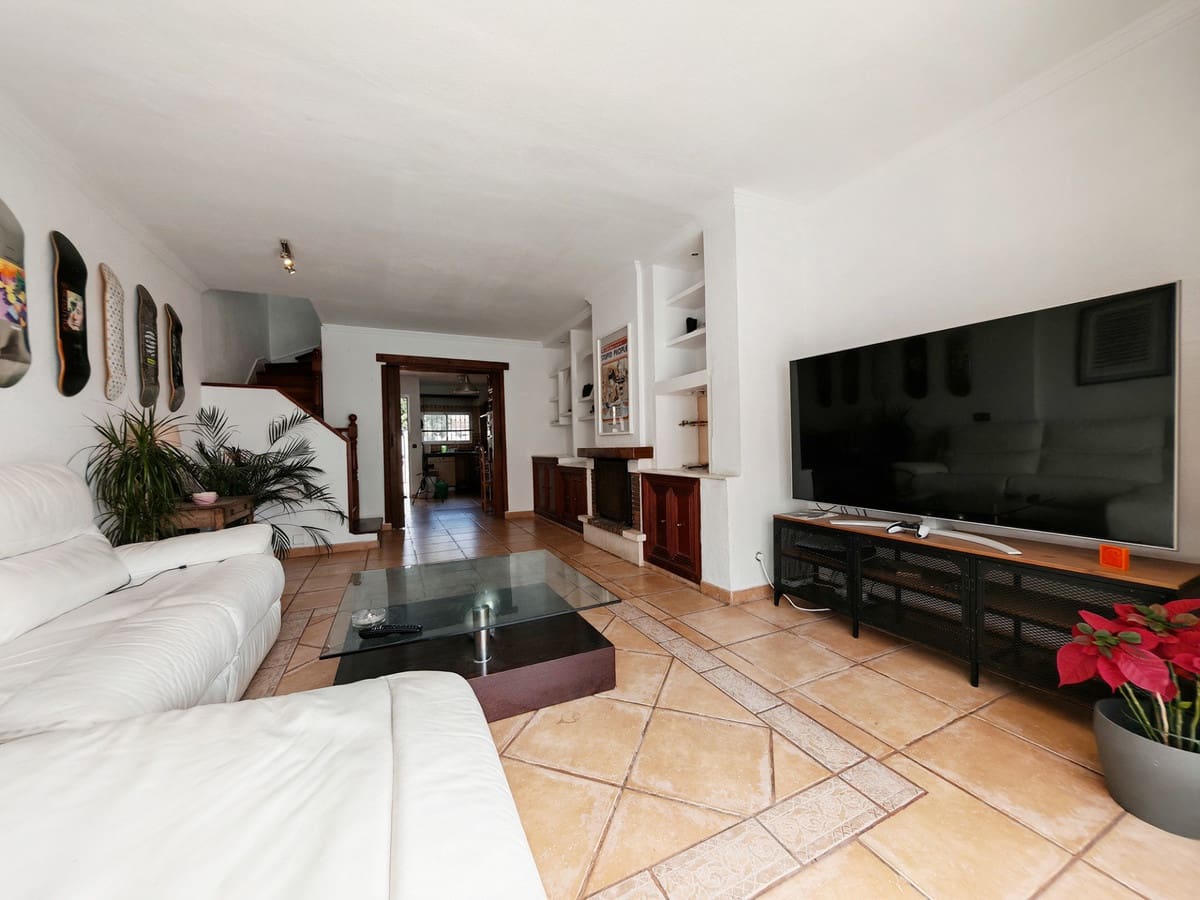 Pareado de 3 habitaciones en Mijas Costa en venta con piscina - 450.000 € (Ref: 9233072)