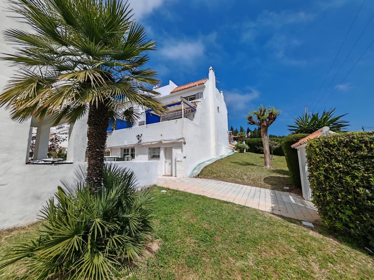 Pareado de 3 habitaciones en Mijas Costa en venta con piscina - 450.000 € (Ref: 9233072)