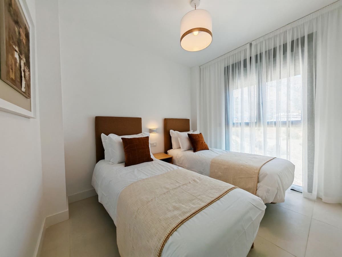 3 Zimmer Apartment zu verkaufen in Fuengirola mit Pool Garage - 595.000 € (Ref: 9233073)