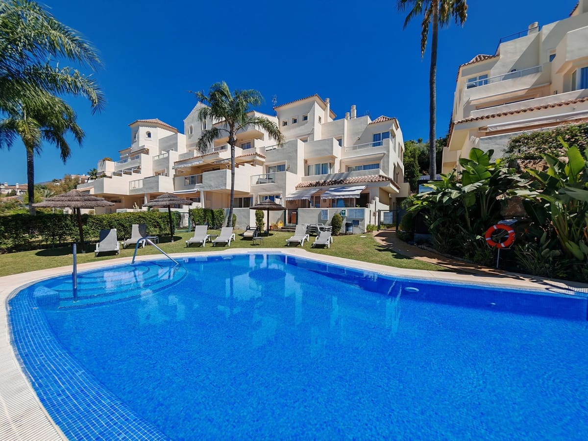 2 Zimmer Apartment zu verkaufen in Benahavis mit Pool - 400.000 € (Ref: 9236848)