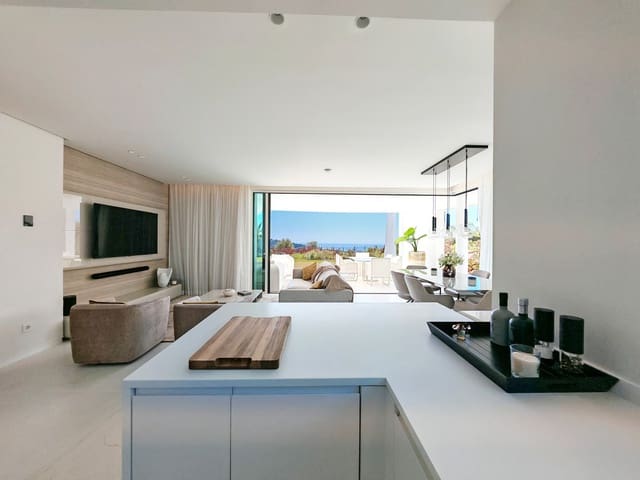 3 slaapkamer Appartement te koop in Ojen met zwembad garage - € 1.395.000 (Ref: 9237738)