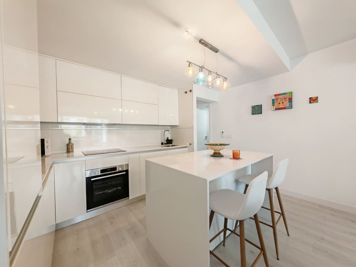 Apartamento de 3 habitaciones en Mijas Costa en venta con piscina garaje - 460.000 € (Ref: 9243467)