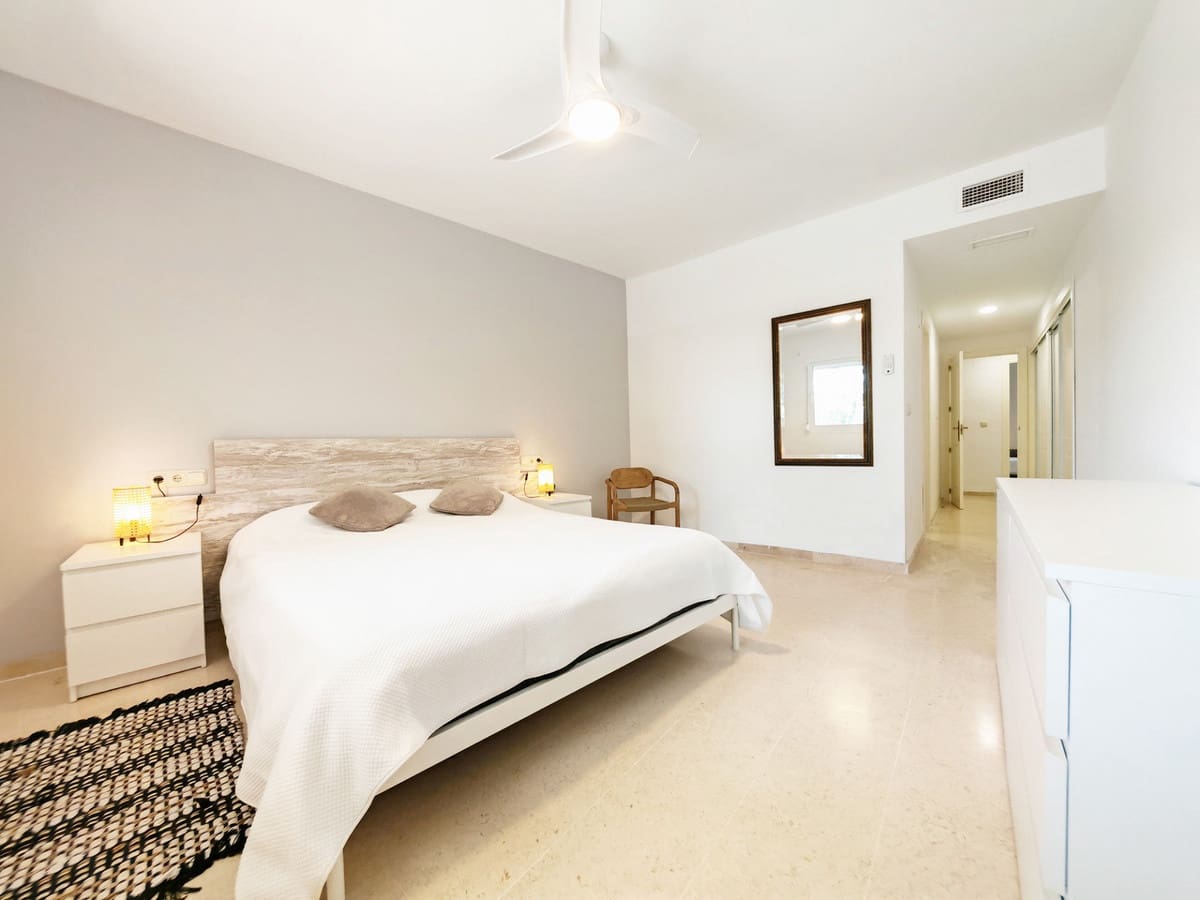 2 makuuhuone Huoneisto vuokrattavana paikassa Elviria mukana uima-altaan 
autotalli - 1 900 € (Ref: 9252388)