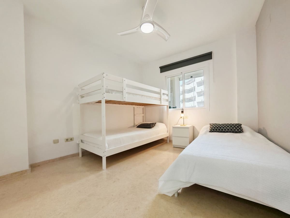 2 makuuhuone Huoneisto vuokrattavana paikassa Elviria mukana uima-altaan 
autotalli - 1 900 € (Ref: 9252388)