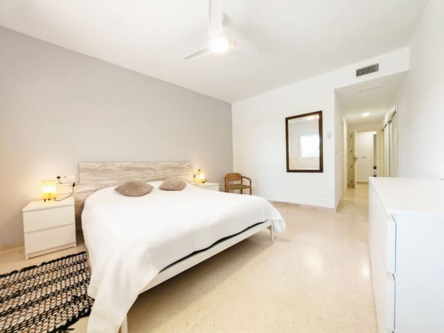 2 bedroom Apartment for rent in Elviria, Marbella with pool garage - € 1,900 (Ref: 9252388)