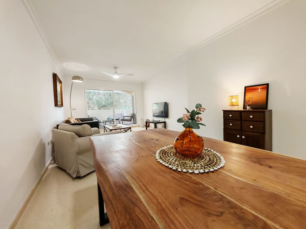 2 makuuhuone Huoneisto vuokrattavana paikassa Elviria mukana uima-altaan 
autotalli - 1 900 € (Ref: 9252388)