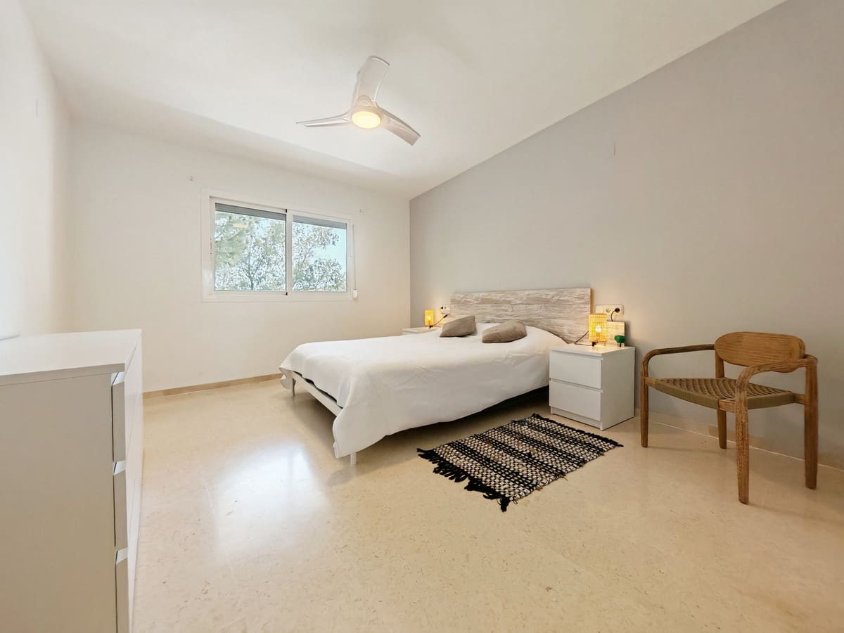 2 makuuhuone Huoneisto vuokrattavana paikassa Elviria mukana uima-altaan 
autotalli - 1 900 € (Ref: 9252388)