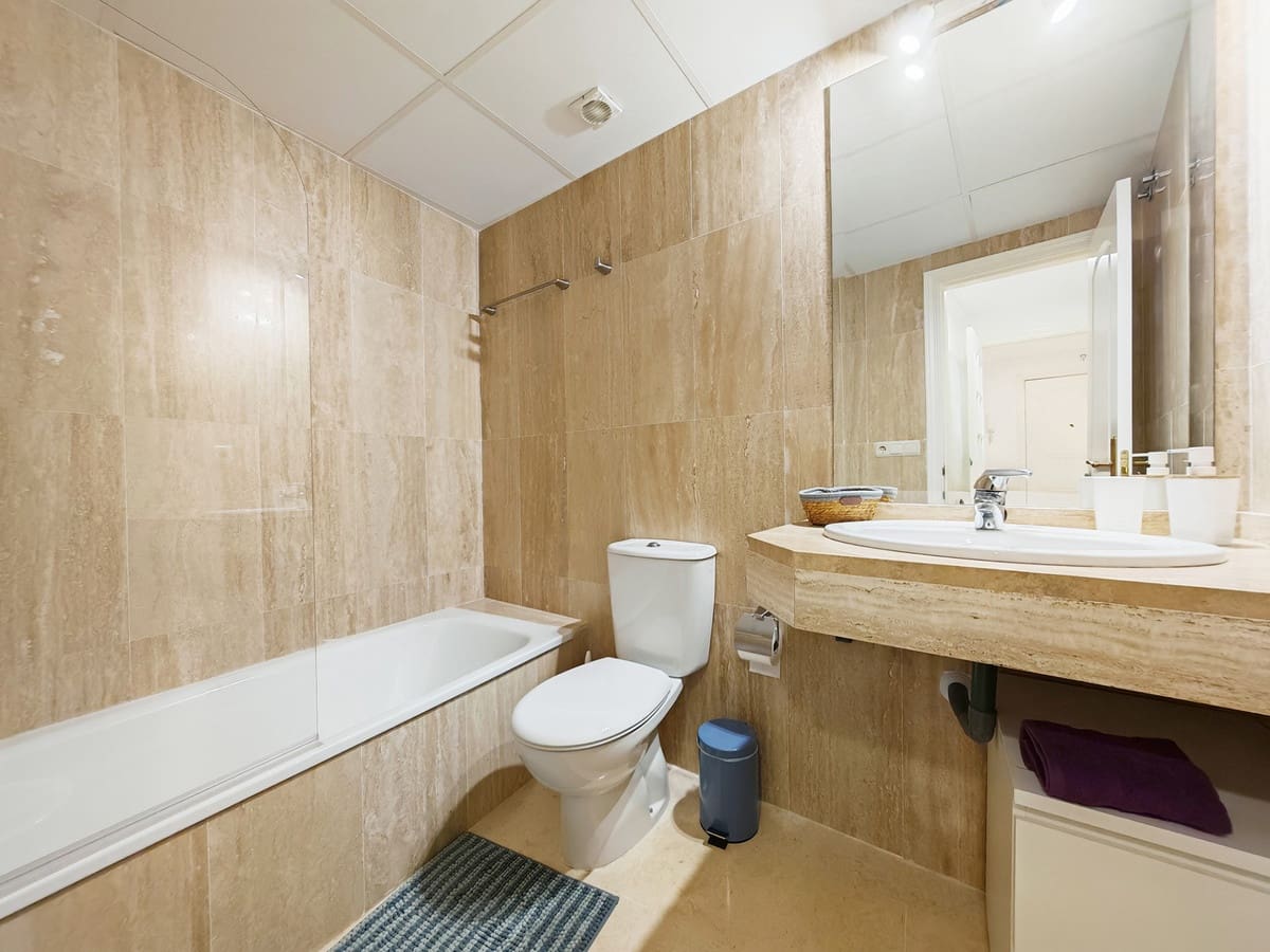 2 makuuhuone Huoneisto vuokrattavana paikassa Elviria mukana uima-altaan 
autotalli - 1 900 € (Ref: 9252388)