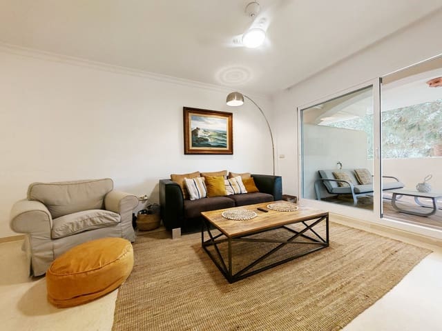 2 bedroom Apartment for rent in Elviria, Marbella with pool garage - € 1,900 (Ref: 9252388)