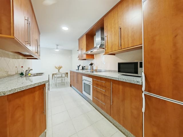 2 bedroom Apartment for rent in Elviria, Marbella with pool garage - € 1,900 (Ref: 9252388)