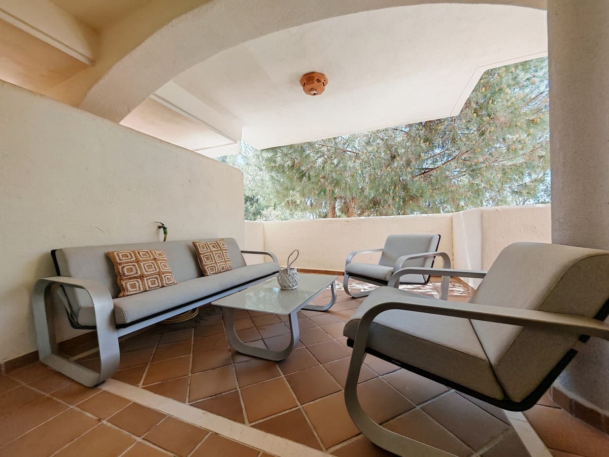 2 makuuhuone Huoneisto vuokrattavana paikassa Elviria mukana uima-altaan 
autotalli - 1 900 € (Ref: 9252388)