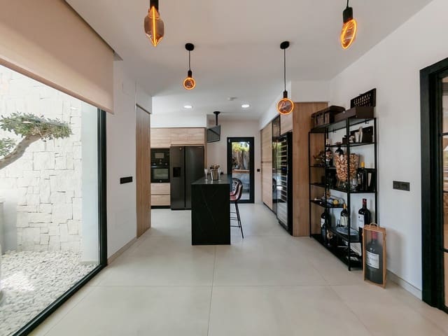 Chalet de 3 habitaciones en Mijas Golf, Mijas en venta con piscina - 1.485.000 € (Ref: 9257599)