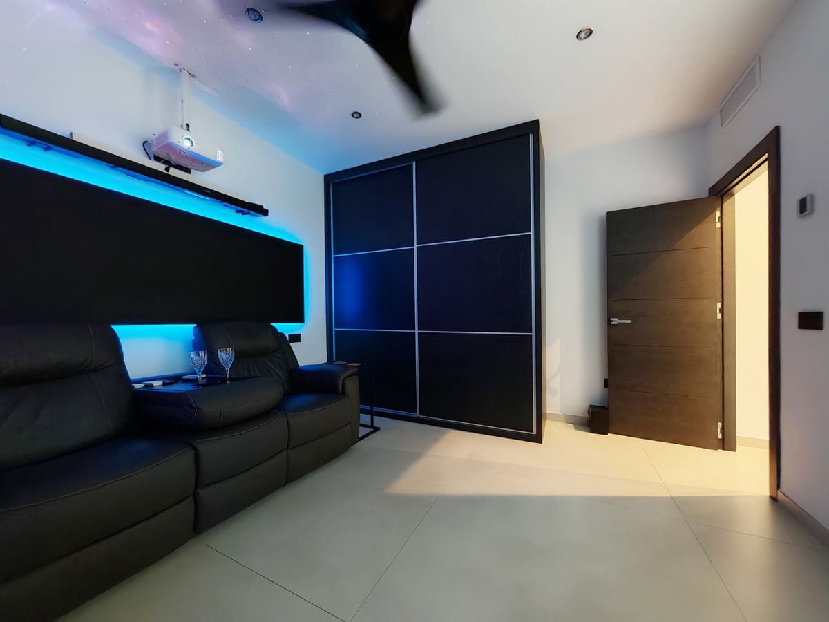 Chalet de 3 habitaciones en Mijas Golf en venta con piscina - 1.485.000 € (Ref: 9257599)