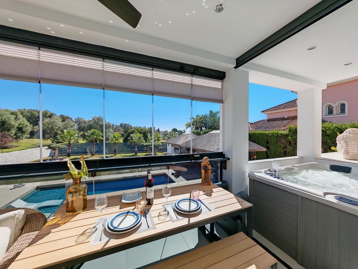 Chalet de 3 habitaciones en Mijas Golf en venta con piscina - 1.485.000 € (Ref: 9257599)