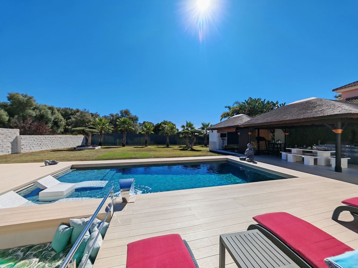 Chalet de 3 habitaciones en Mijas Golf en venta con piscina - 1.485.000 € (Ref: 9257599)