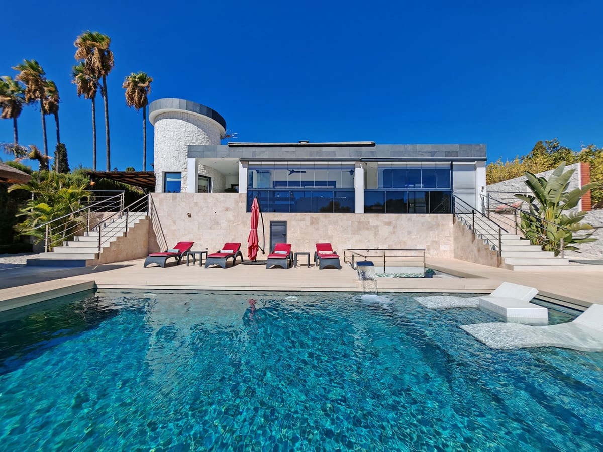 Chalet de 3 habitaciones en Mijas Golf en venta con piscina - 1.485.000 € (Ref: 9257599)