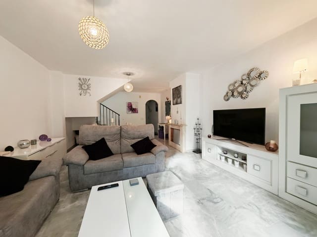 3 sypialnia Dom na sprzedaż w Mijas Costa, Mijas z basenem - 355 000 € (Ref: 9270007)