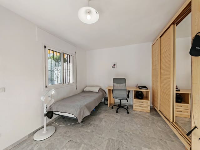 3 makuuhuone Omakotitalo myytävänä paikassa Mijas Costa, Mijas mukana uima-altaan - 355 000 € (Ref: 9270007)