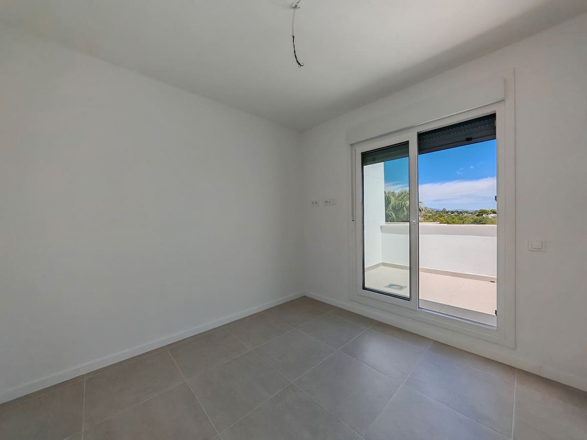 3 soverom Penthouse til salgs i Cancelada med svømmebasseng garasje - € 650 000 (Ref: 9278133)