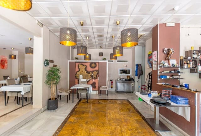 Restaurant/Bar til salgs i Nueva Andalucia, Marbella med garasje - € 1 100 000 (Ref: 9278134)