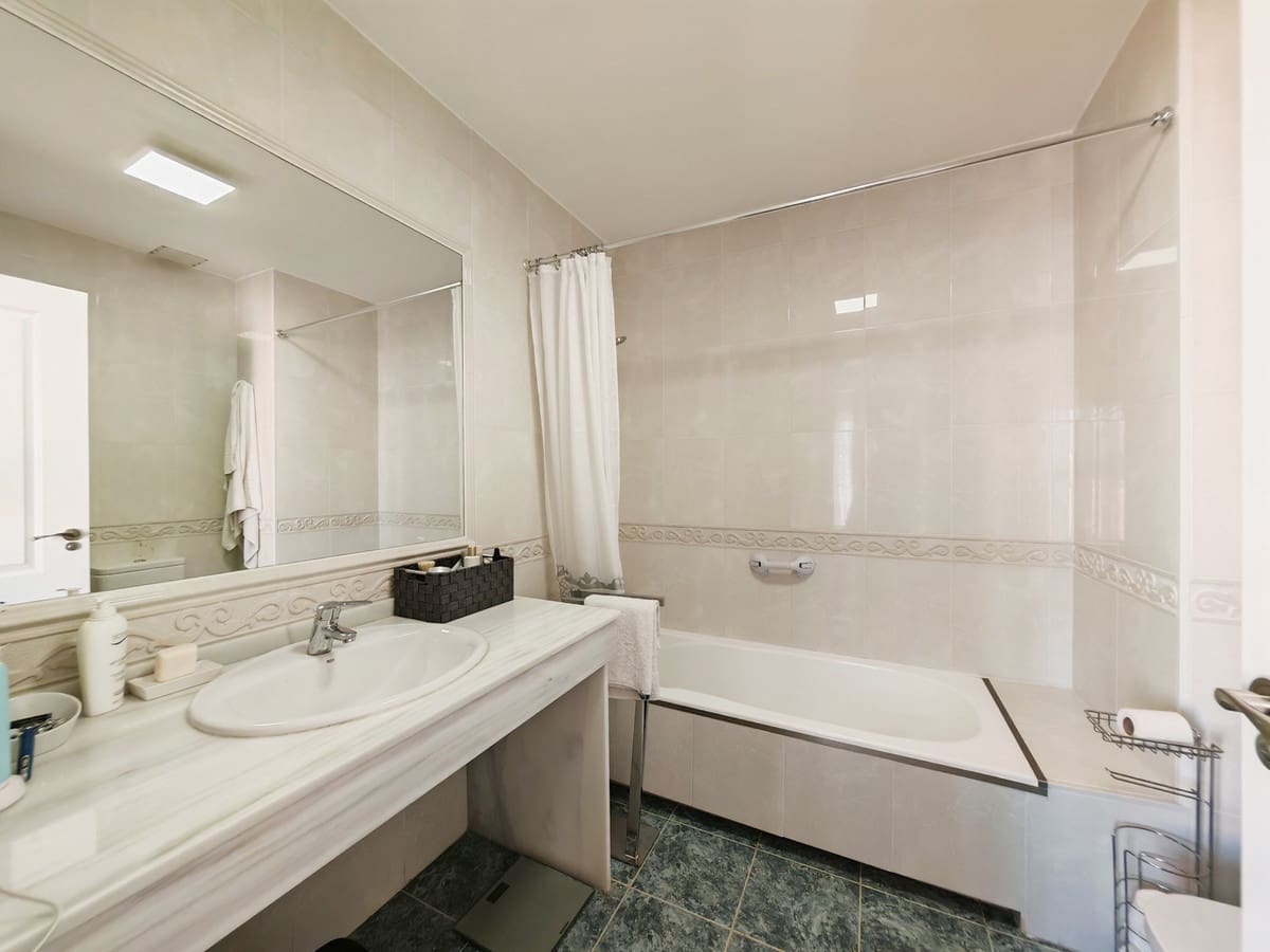 3 chambre Maison de Ville à vendre à Cabopino avec piscine garage - 560 000 € (Ref: 9285173)