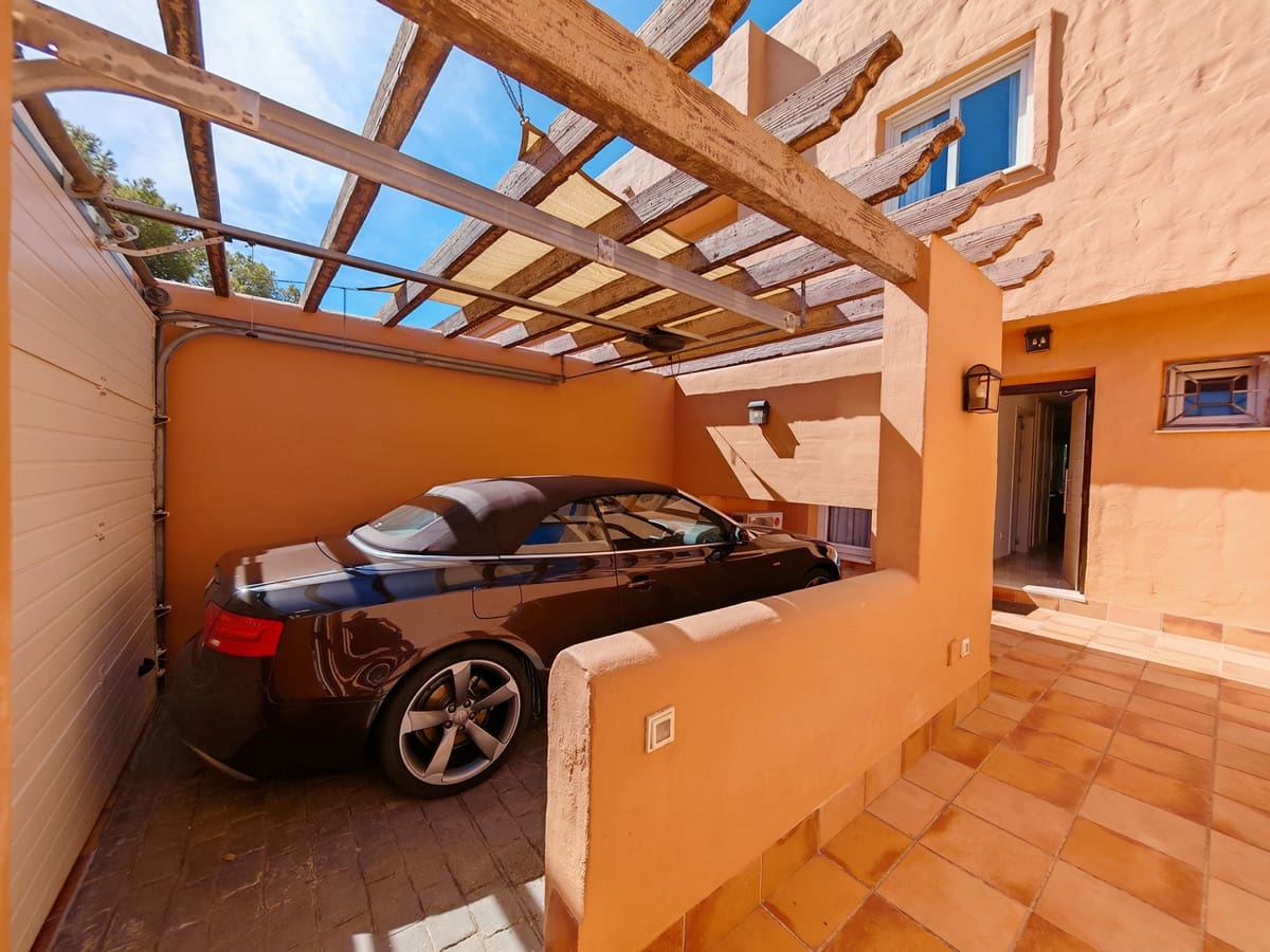 3 chambre Maison de Ville à vendre à Cabopino avec piscine garage - 560 000 € (Ref: 9285173)