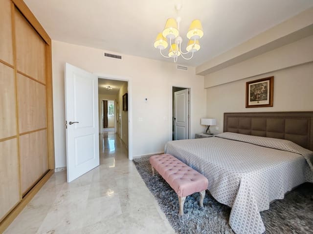 3 sypialnia Dom na sprzedaż w Cabopino, Marbella z basenem garażem - 525 000 € (Ref: 9285173)