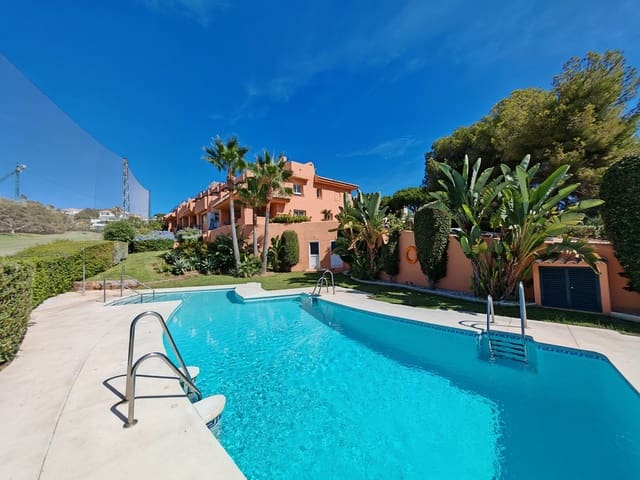 3 soverom Hus til salgs i Cabopino, Marbella med svømmebasseng garasje - € 525 000 (Ref: 9285173)