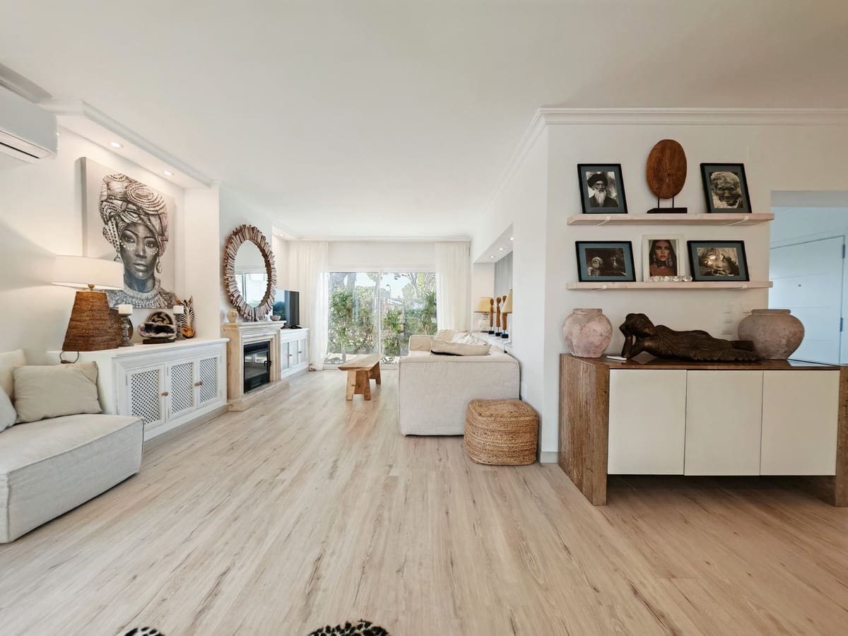 3 slaapkamer Villa te koop in Las Chapas met zwembad - € 795.000 (Ref: 9301259)