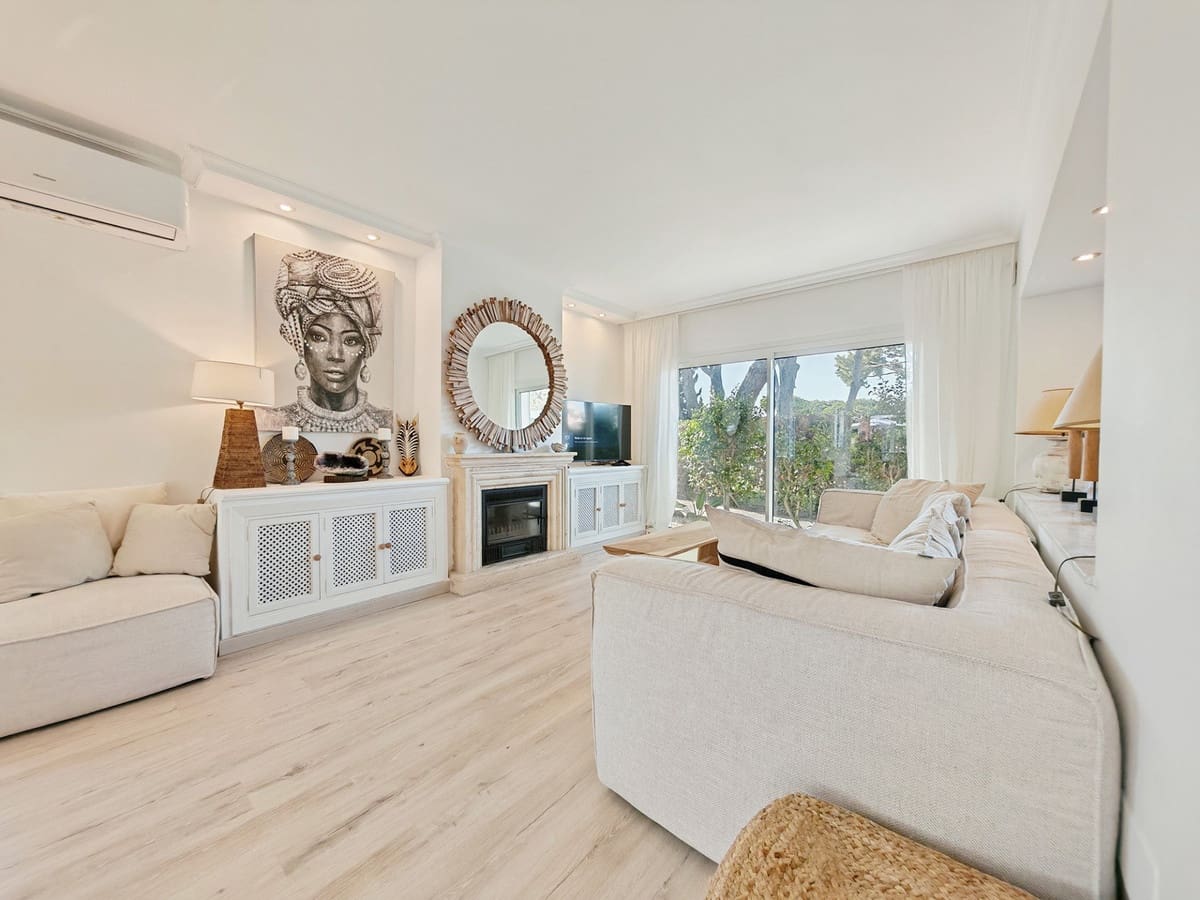 3 slaapkamer Villa te koop in Las Chapas met zwembad - € 795.000 (Ref: 9301259)