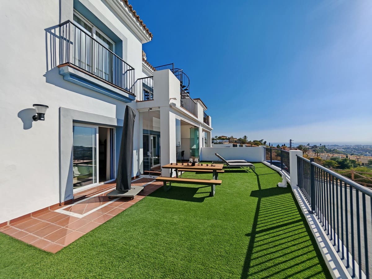 3 soveværelse Lejlighed til salg i Benahavis med swimmingpool garage - € 599.000 (Ref: 9301514)