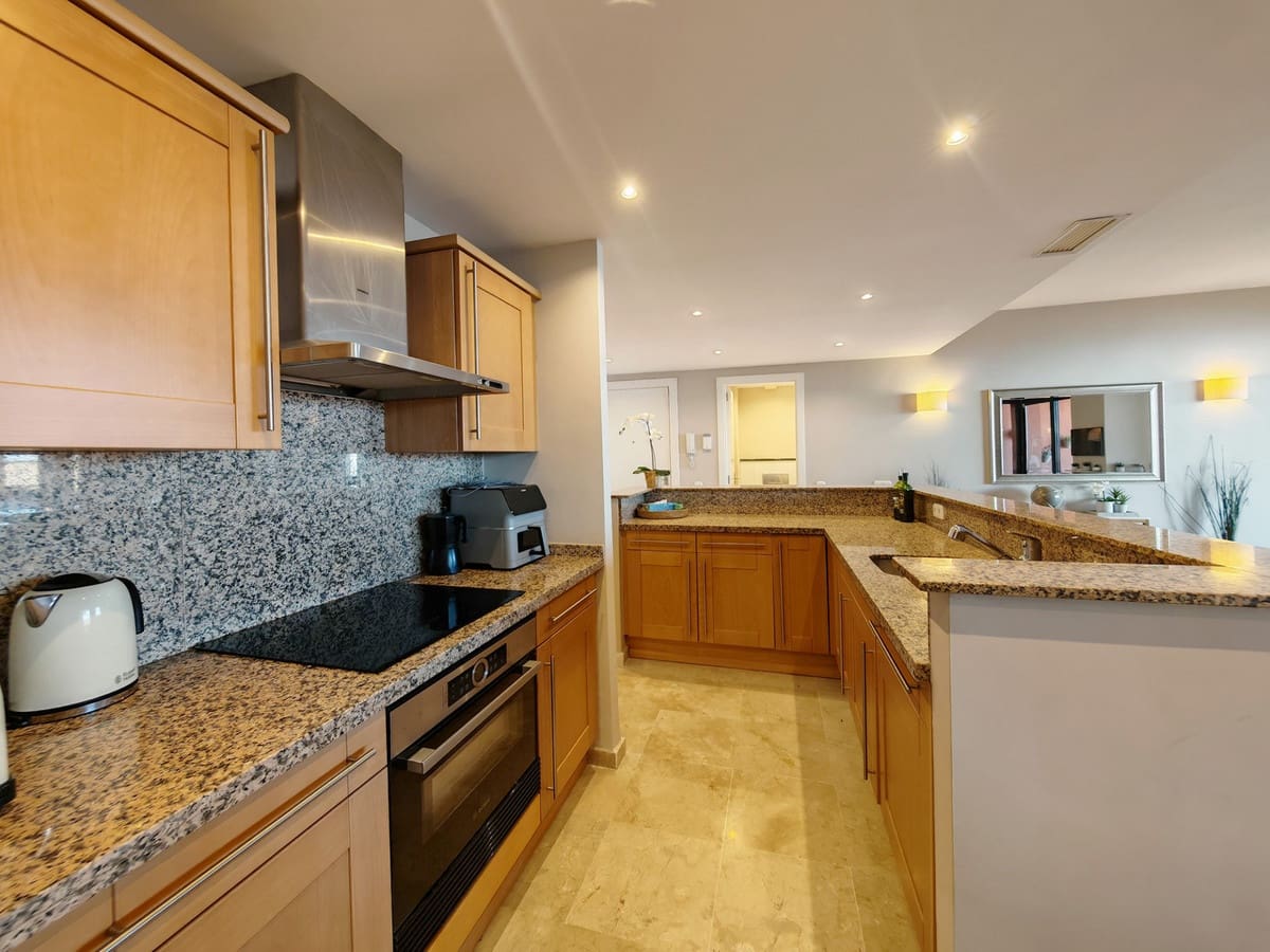 3 soverom Leilighet til salgs i Mijas Costa med svømmebasseng garasje - € 420 000 (Ref: 9321854)