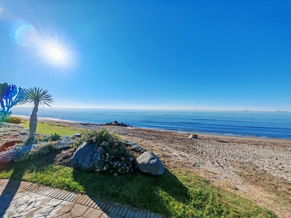 3 chambre Appartement à vendre à Estepona avec piscine garage - 1 525 000 € (Ref: 9347317)