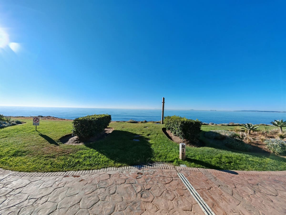 3 chambre Appartement à vendre à Estepona avec piscine garage - 1 525 000 € (Ref: 9347317)