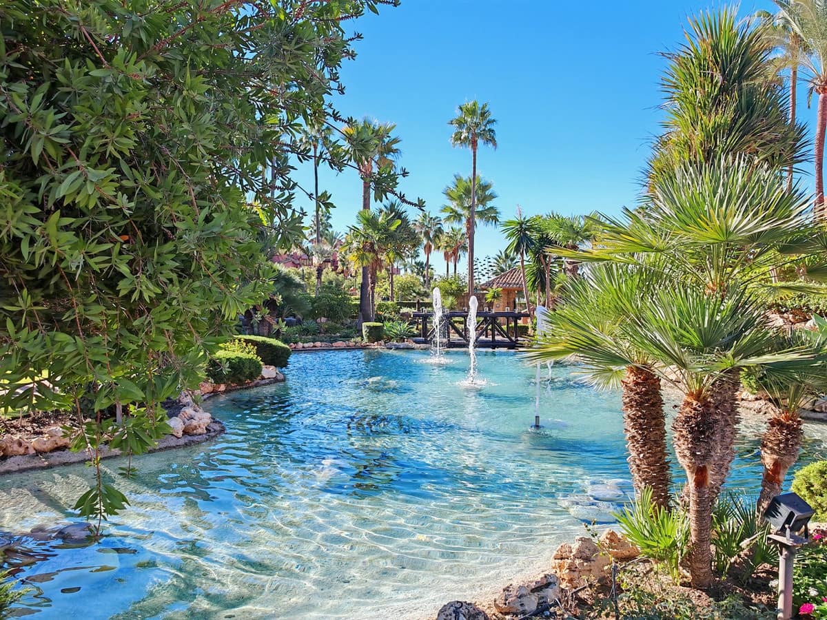 3 chambre Appartement à vendre à Estepona avec piscine garage - 1 525 000 € (Ref: 9347317)